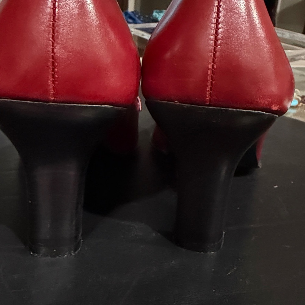 Pumps, Coach Red Leather 8.5 NARROW - Picture 6 of 8
